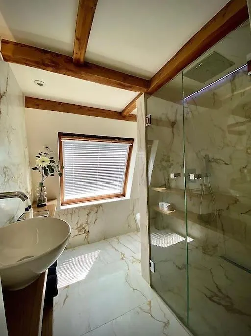 Cosy Penthouse With Rooftop Canalhouse-Majestic Utrecht 0*,  Nizozemsko